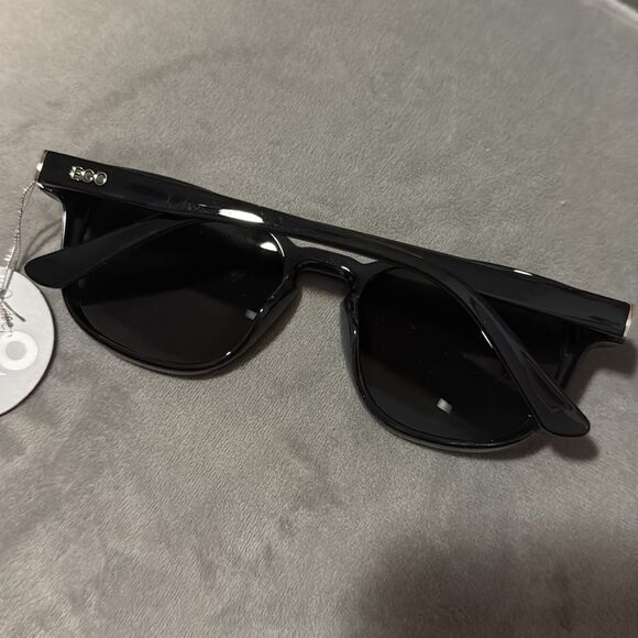 EGO Classic Black UV400 Sunglasses BRAND NEW - Round Frame Dark Lense - Picture 2 of 3